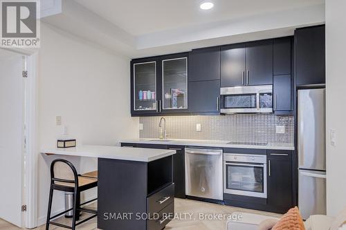 506 - 399 Spring Garden Avenue, Toronto, ON - Indoor Photo Showing Kitchen