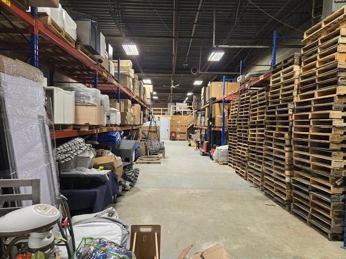 Warehouse - 714 Boul. Du Curé-Boivin, Boisbriand, QC - Indoor