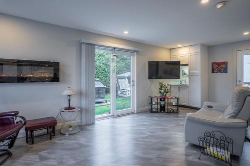 Salon - 208 42E Avenue, Beauceville, QC - Indoor Photo Showing Living Room