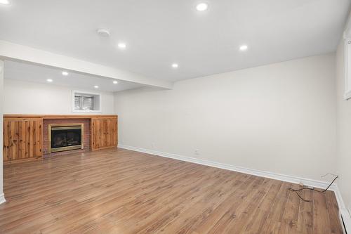 Salle familiale - 4740 Rue Anthime, Montréal (Pierrefonds-Roxboro), QC - Indoor