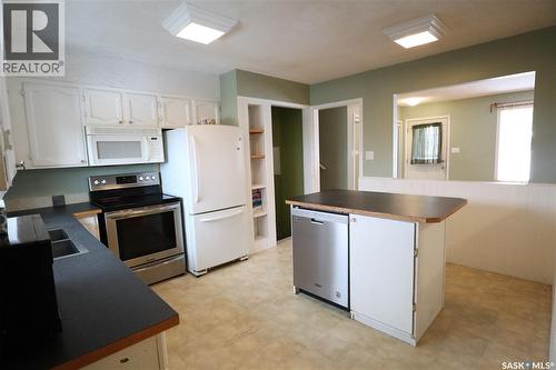 129 Dianne Street, Balcarres, SK - Indoor Photo Showing Kitchen