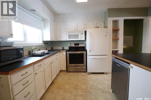 129 Dianne Street, Balcarres, SK - Indoor Photo Showing Kitchen