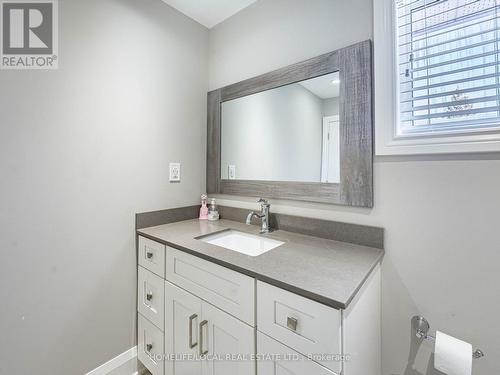 1958 Innisfil Heights Crescent, Innisfil, ON - Indoor Photo Showing Bathroom