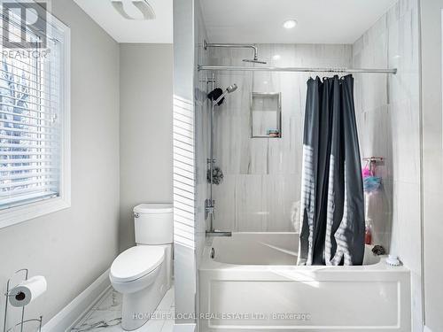 1958 Innisfil Heights Crescent, Innisfil, ON - Indoor Photo Showing Bathroom