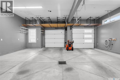 137 Gillies Bay, Saskatoon, SK - Indoor Photo Showing Garage