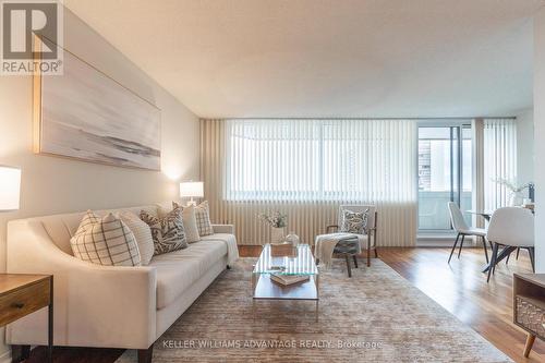 1005 - 75 Wynford Heights Crescent, Toronto, ON - Indoor Photo Showing Living Room