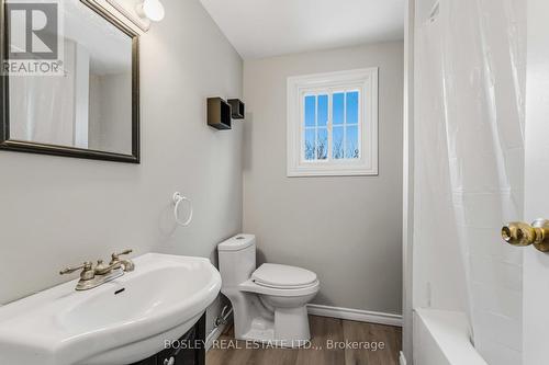 32 Lafayette Drive, St. Catharines (Lakeport), ON - Indoor Photo Showing Bathroom