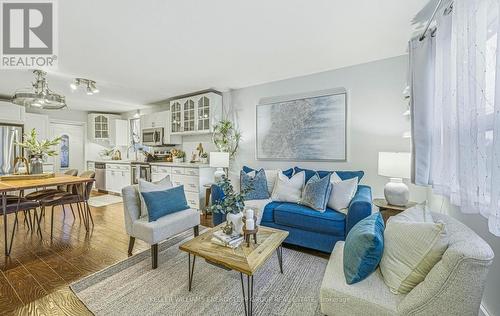 113 Kaiser Crescent, Oshawa (O'Neill), ON - Indoor Photo Showing Living Room