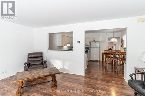 Open flow layout - 64 Spruce Drive, Huntsville (Stephenson), ON - Indoor Photo Showing Other Room