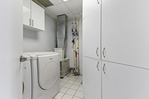 Salle de lavage - 503-2380 Av. Pierre-Dupuy, Montréal (Ville-Marie), QC - Indoor Photo Showing Laundry Room