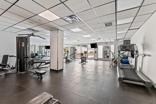 Salle d'exercice - 503-2380 Av. Pierre-Dupuy, Montréal (Ville-Marie), QC - Indoor Photo Showing Gym Room
