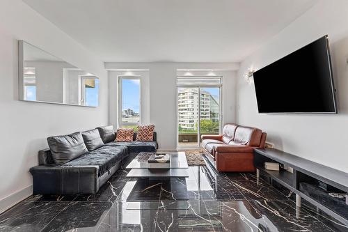 Salon - 503-2380 Av. Pierre-Dupuy, Montréal (Ville-Marie), QC - Indoor Photo Showing Living Room