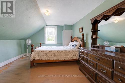1373 Flower Station Road, Lanark Highlands, ON - Indoor Photo Showing Bedroom