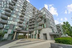 102 - 38 MONTE KWINTER COURT  Toronto, ON M3H 0E2
