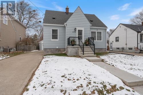 690 ROSEDALE AVENUE  Sarnia, ON N7V 1Z7