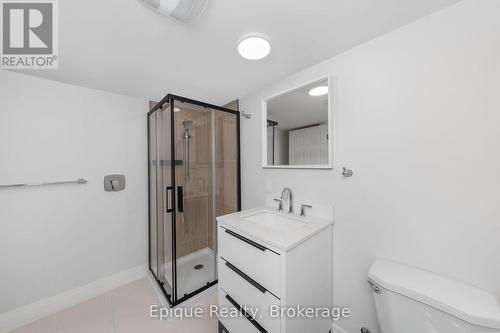 690 Rosedale Avenue, Sarnia, ON - Indoor Photo Showing Bathroom