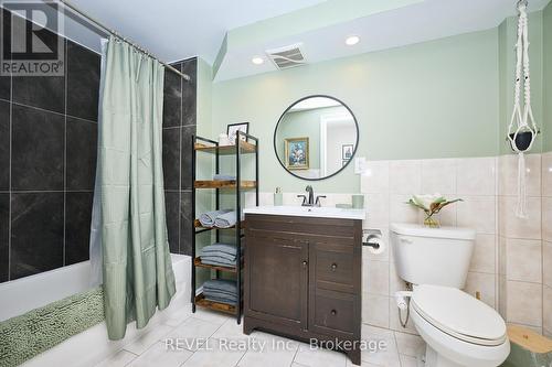 16 Jones Lane, Welland (Lincoln/Crowland), ON - Indoor Photo Showing Bathroom
