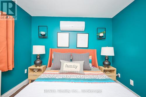 16 Jones Lane, Welland (Lincoln/Crowland), ON - Indoor Photo Showing Bedroom