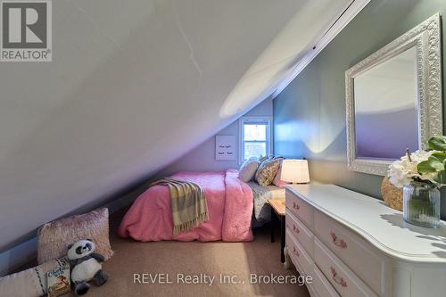 16 Jones Lane, Welland (Lincoln/Crowland), ON - Indoor Photo Showing Bedroom