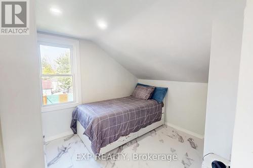 249 Wallace Avenue S, Welland (Lincoln/Crowland), ON - Indoor Photo Showing Bedroom