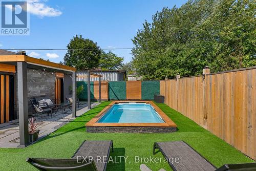 249 Wallace Avenue S, Welland (Lincoln/Crowland), ON - Outdoor With Backyard