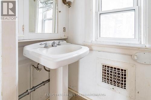 170 Kempenfelt Drive, Barrie, ON - Indoor Photo Showing Bathroom