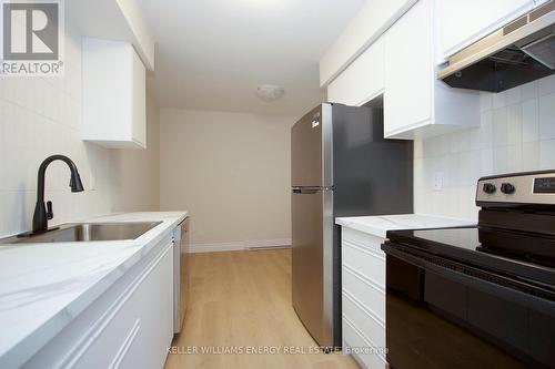 5 - 221 Ormond Drive, Oshawa (Samac), ON - Indoor Photo Showing Kitchen