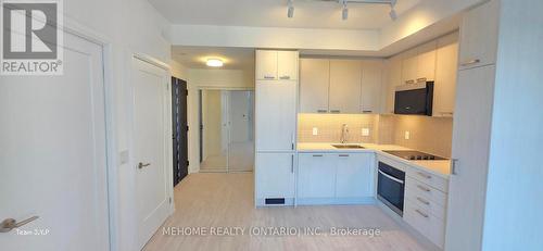 1102 - 20 Soudan Avenue, Toronto, ON - Indoor Photo Showing Kitchen