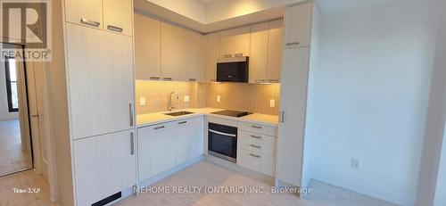 1102 - 20 Soudan Avenue, Toronto, ON - Indoor Photo Showing Kitchen