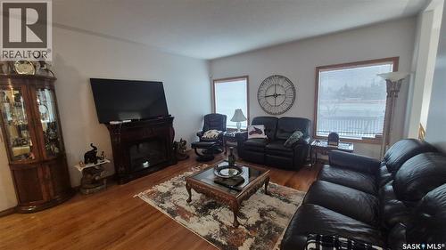 11330 Wascana Meadows, Regina, SK - Indoor Photo Showing Living Room