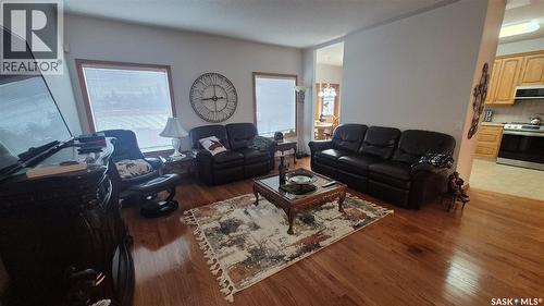 11330 Wascana Meadows, Regina, SK - Indoor Photo Showing Living Room