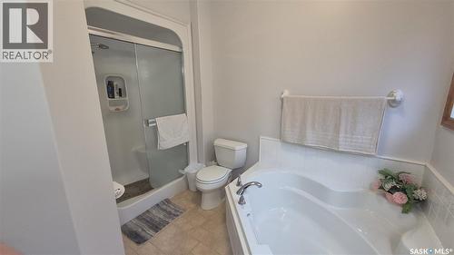 11330 Wascana Meadows, Regina, SK - Indoor Photo Showing Bathroom