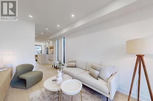 living room - 32 Endean Avenue, Toronto, ON - Indoor