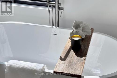 32 Endean Avenue, Toronto, ON - Indoor