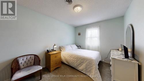167 Little Avenue, Barrie, ON - Indoor Photo Showing Bedroom