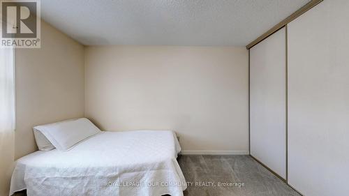 167 Little Avenue, Barrie, ON - Indoor Photo Showing Bedroom