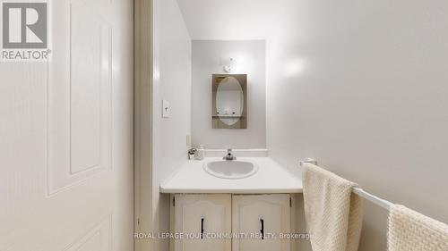 167 Little Avenue, Barrie, ON - Indoor Photo Showing Bathroom