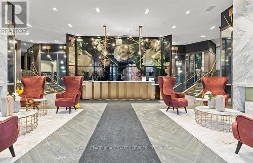 Lph 17 - 405 Dundas Street W, Oakville, ON - Indoor Photo Showing Other Room