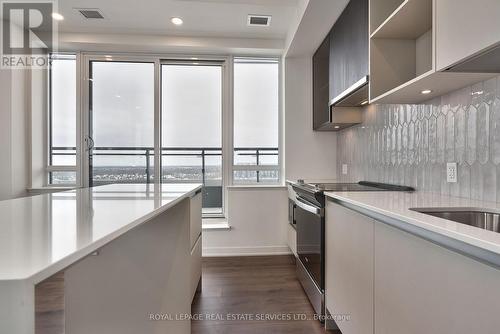 Lph 17 - 405 Dundas Street W, Oakville, ON - Indoor Photo Showing Kitchen