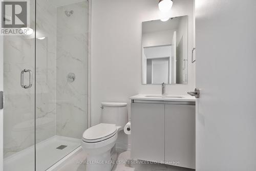 Lph 17 - 405 Dundas Street W, Oakville, ON - Indoor Photo Showing Bathroom