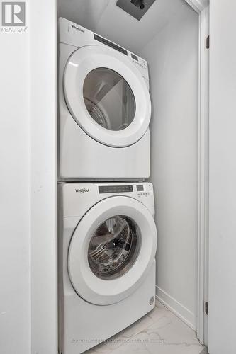Lph 17 - 405 Dundas Street W, Oakville, ON - Indoor Photo Showing Laundry Room