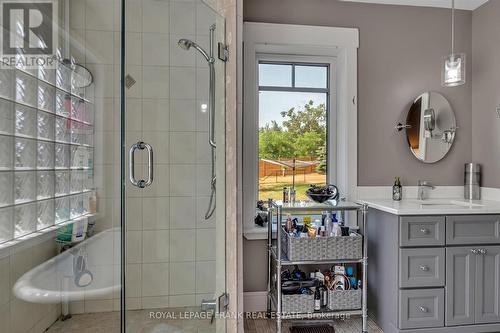 1898 Lakehurst Road, Trent Lakes, ON - Indoor Photo Showing Bathroom