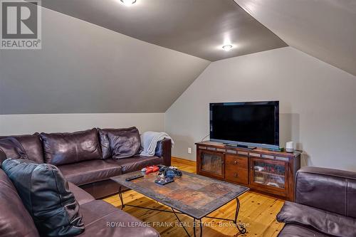 1898 Lakehurst Road, Trent Lakes, ON - Indoor Photo Showing Living Room