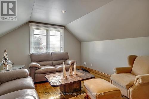 1898 Lakehurst Road, Trent Lakes, ON - Indoor Photo Showing Living Room