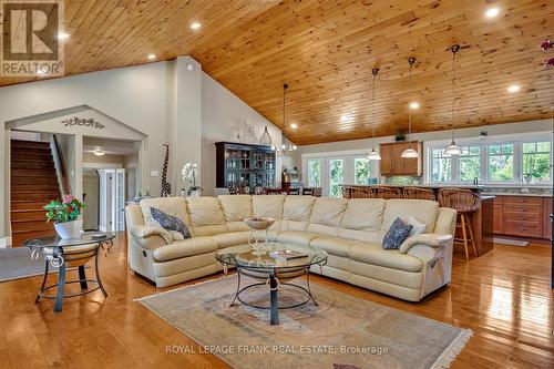 1898 Lakehurst Road, Trent Lakes, ON - Indoor Photo Showing Living Room
