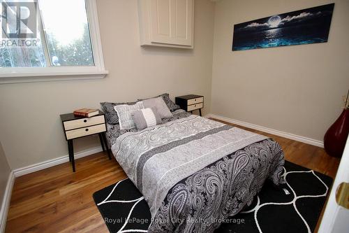 28 Harpur Drive, Northern Bruce Peninsula, ON - Indoor Photo Showing Bedroom