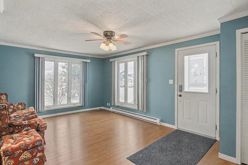 Salon - 16 4E Avenue E., Rouyn-Noranda, QC - Indoor Photo Showing Other Room