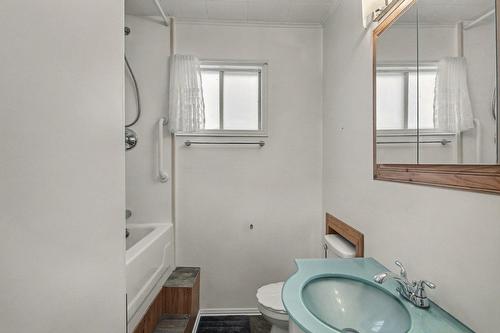 Salle de bains - 16 4E Avenue E., Rouyn-Noranda, QC - Indoor Photo Showing Bathroom