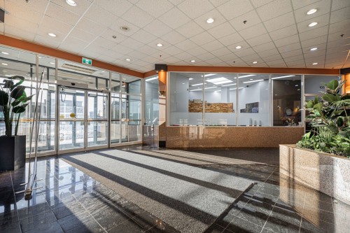 Hall d'entrée/Vestibule - 100-120-400 Boul. St-Martin O., Laval (Chomedey), QC - Indoor Photo Showing Other Room