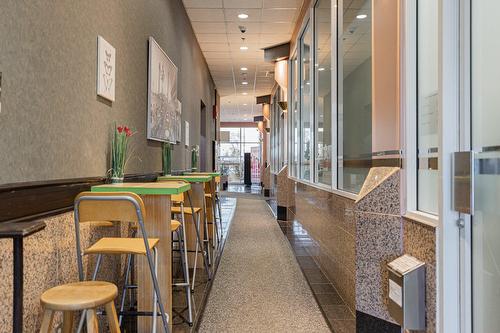 Cafétéria - 100-120-400 Boul. St-Martin O., Laval (Chomedey), QC - Indoor Photo Showing Other Room